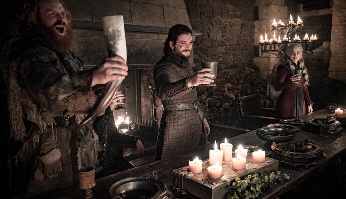 Стало известно, сколько заработал Starbucks на киноляпе 