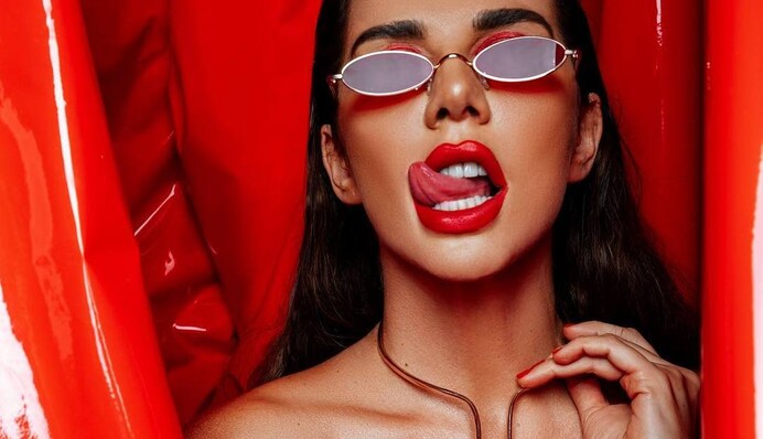 Без фотошопа: в сети показали фото настоящей Анны Седоковой