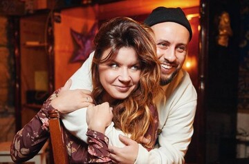 Жена MONATIK’а показала милые фото своей беременности