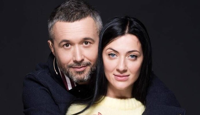 Жена Бабкина похвасталась большим животом