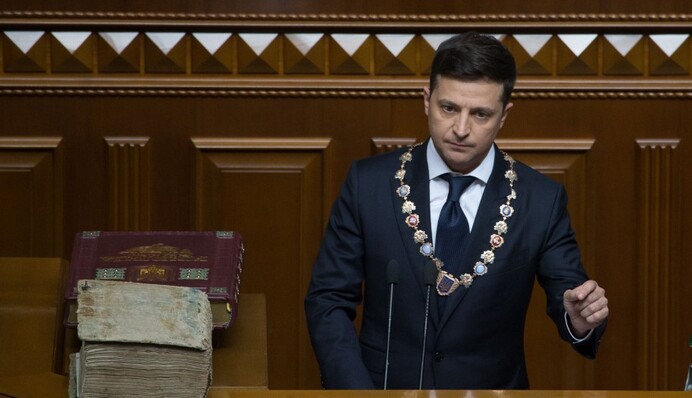 Порівнювати­муть з Путіним: головні небезпеки розпуску Зеленським Верховної Ради