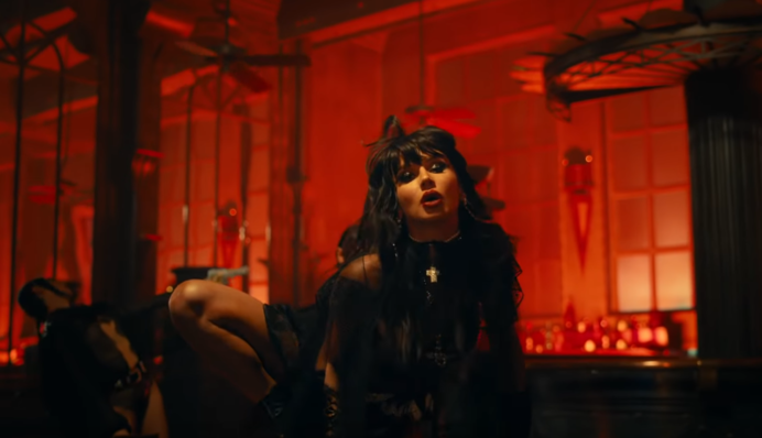 Плетка, змеи и откровенные танцы: Лобода заинтриговала новым видео