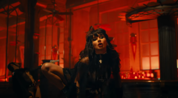 Плетка, змеи и откровенные танцы: Лобода заинтриговала новым видео