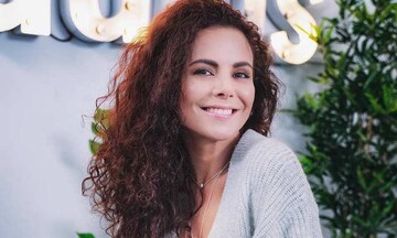 Соблазнительная Каменских очаровала фигурой в ярком мини