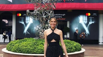 Катя Осадчая выгуляла в Каннах роскошный наряд от украинского бренда