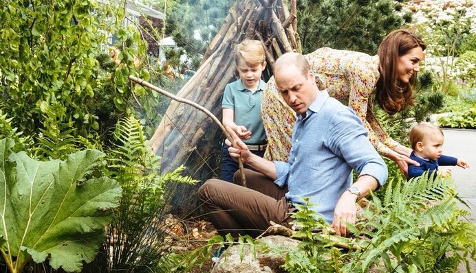 В сети появились милые фото принца Уильяма и Кейт Миддлтон с детьми