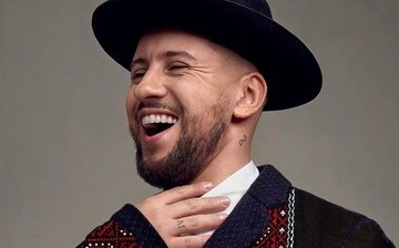 Красивые до невозможности: MONATIK восхитил сеть фото с женой