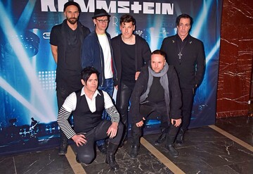 Rammstein выпустили эффектный клип к песне Ausländer из нового альбома