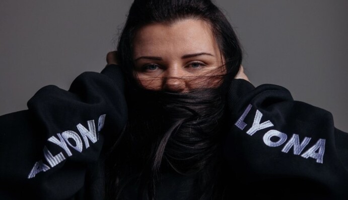 Alyona Alyona презентовала новое лирик-видео 