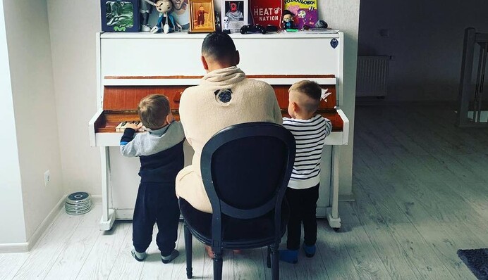 MONATIK впервые назвал имена своих сыновей