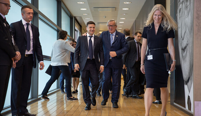 Двойное дно для Зеленского: что нужно знать о поездке президента в Европу