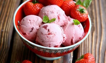 Ягодный пломбир: простой рецепт мороженого с клубникой, малиной или вишней