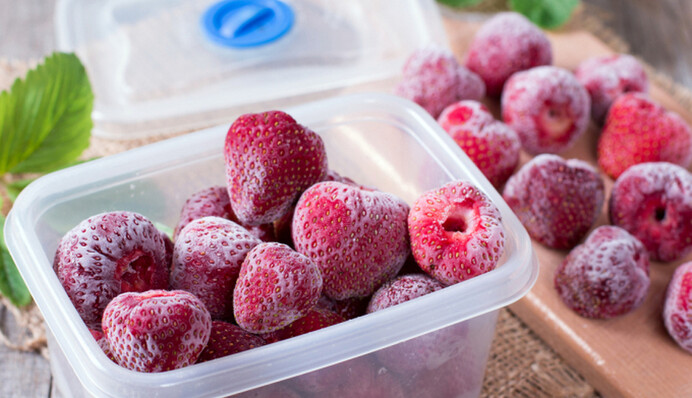 Как заморозить клубнику на зиму: проверенный способ сберечь витамины