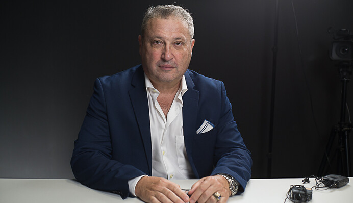 Россия - это людоед, который вас сначала укусит, а потом съест - американский офицер