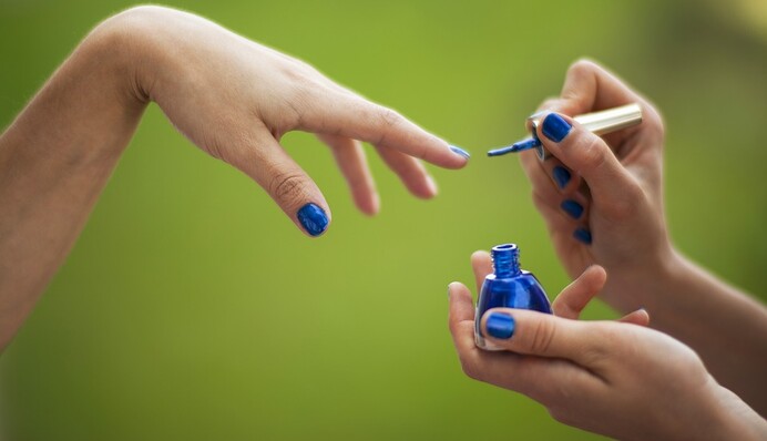 Маникюр для лета: 10 креативных идей дизайна для ногтей разной длины