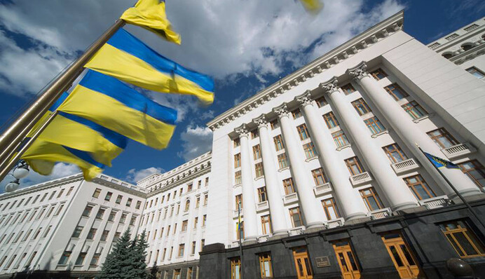 Дамоклов меч над президентом: подпишет ли Зеленский закон об импичменте