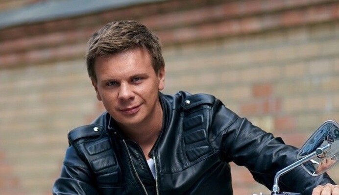 Ведущий Дмитрий Комаров тайно женился на украинской знаменитости: первое фото супругов