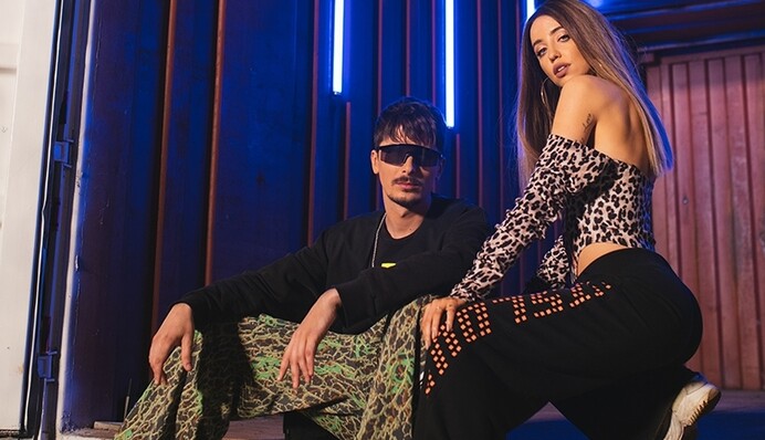 Полицейские на каблуках и ванна с колой: 