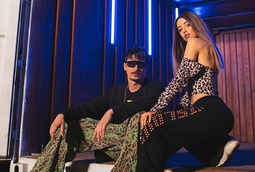 Полицейские на каблуках и ванна с колой: 