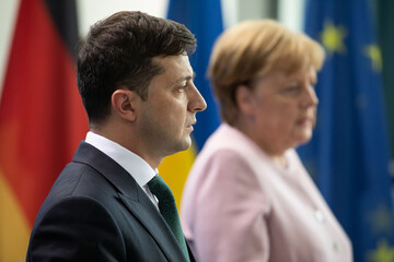 Poroshenko 2.0: Zelensky's surprising behavior in Berlin and Paris