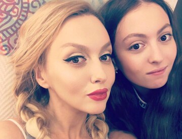 СМИ сообщили о госпитализации дочери Оли Поляковой: что произошло на самом деле