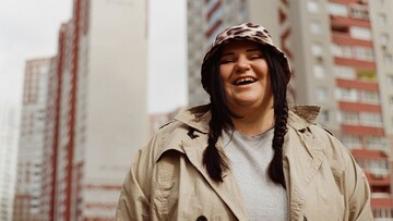 Хип-хоп-звезда Alyona Alyona забавно потроллила свою пышную комплекцию