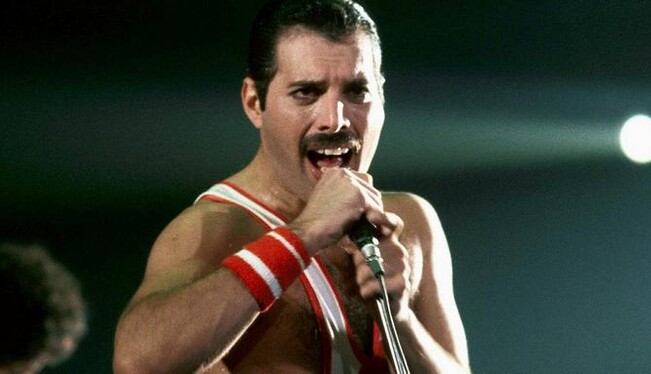 Поклонников Queen порадовали неизданной ранее песней Фредди Меркьюри