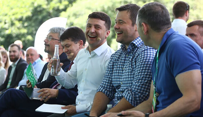 Бій олігархам і щастя нам: що обіцяють фаворити парламентських виборів