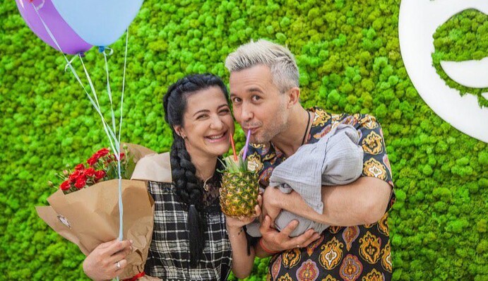 Сергей и Снежана Бабкины показали первые фото с новорожденным сыном