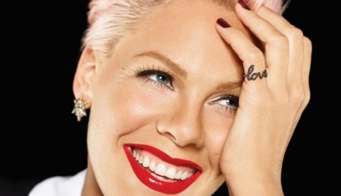 Поклонница Pink родила ребенка прямо на концерте певицы