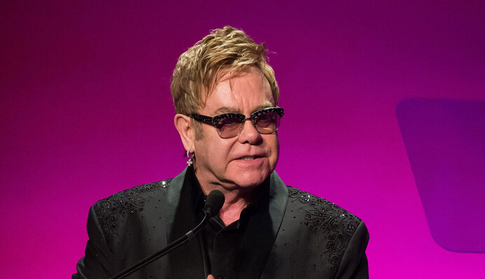 Элтон Джон публично обвинил Путина в лицемерии
