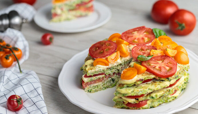 Готуємо торт з кабачків з помідорами та сиром: простий рецепт і поради