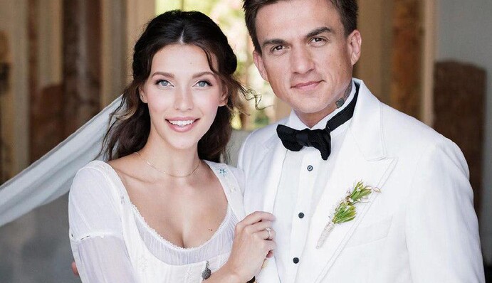 Регина Тодоренко впервые показала свадебное платье, в котором вышла замуж в Италии