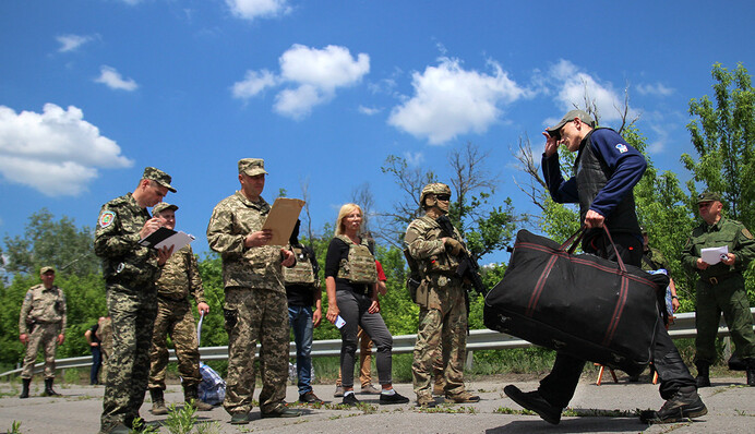 Торговля людьми: кто управляет обменом пленными на Донбассе