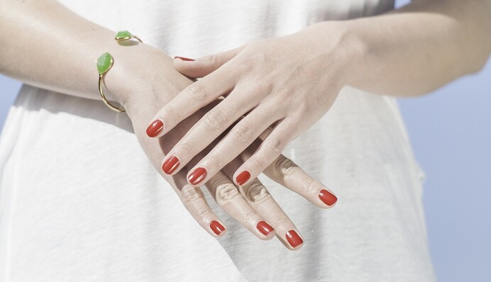 Модний дизайн літнього манікюру на короткі нігті: фото кращих ідей