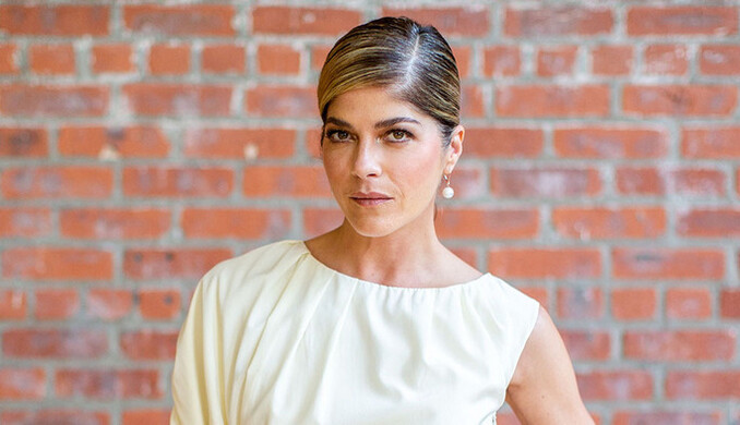 Голливудская звезда показала себя без волос: актриса борется со страшной болезнью