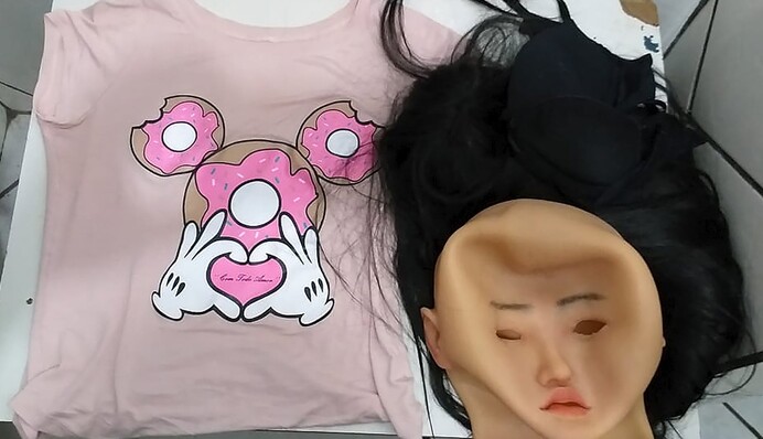 Наркоторговец переоделся в собственную дочь, чтобы сбежать из тюрьмы: фото неудачной маскировки