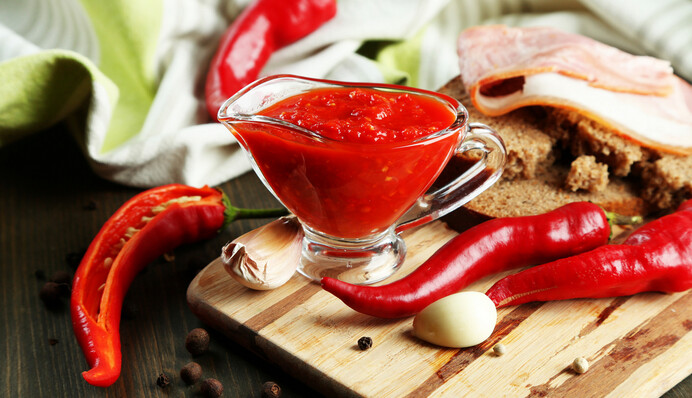 Аджика из помидоров на зиму: простой рецепт сезонной закуски