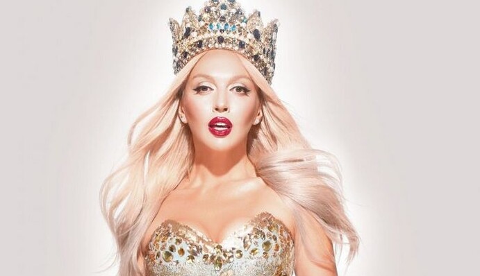 Делаю это не впервые: испортившая афишу Поляковой пенсионерка объяснила свой поступок