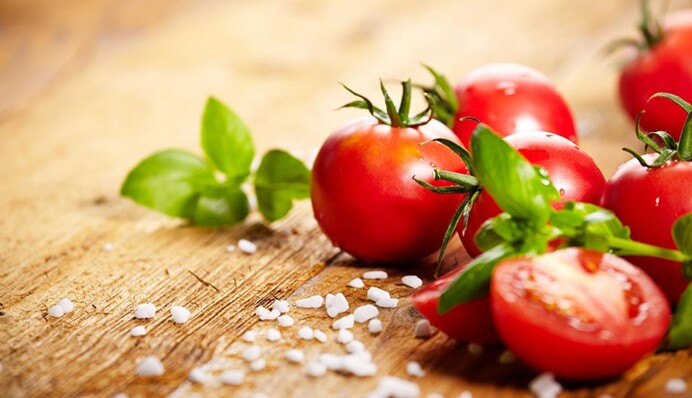 Малосольные помидоры: простой рецепт классической заготовки на зиму