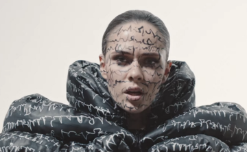 Голлівуд відпочиває: солістка The Hardkiss вразила мережу образами в новому лірик-відео