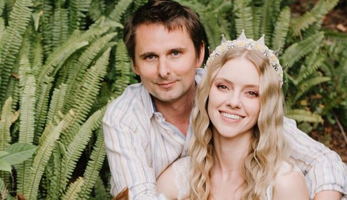 Лідер Muse одружився на зірці Playboy: фото з розкішного весілля