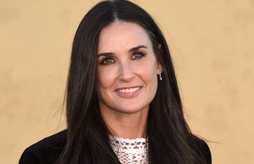 Зірка Голлівуду похвалилася вишиванкою українського бренду: фото