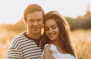 Підкорив з перших днів: дружина Комарова зізналася, як телеведучий завоював її серце