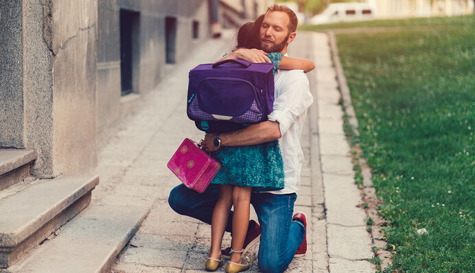 Крайние меры: почему власти решили не пускать детей в школы и садики