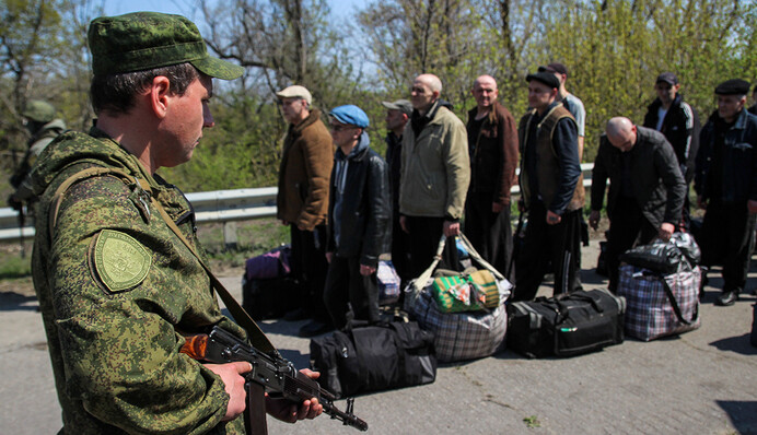 Стреляют во все, что движется: как боевики пугают жителей Донбасса