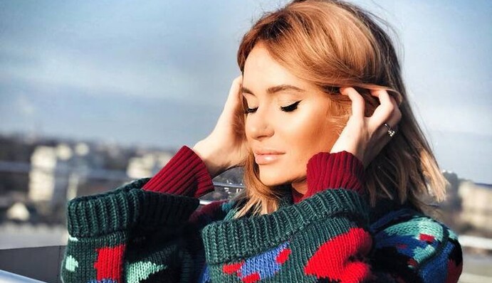 Преследует с угрозами: в квартиру солистки 