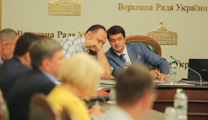 Монополія на владу: як партія Зеленського бере під контроль Верховну Раду