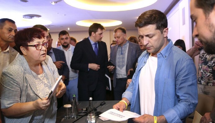 Як отримати 12,5 млн грн: навіщо Зеленському вирощувати донощиків