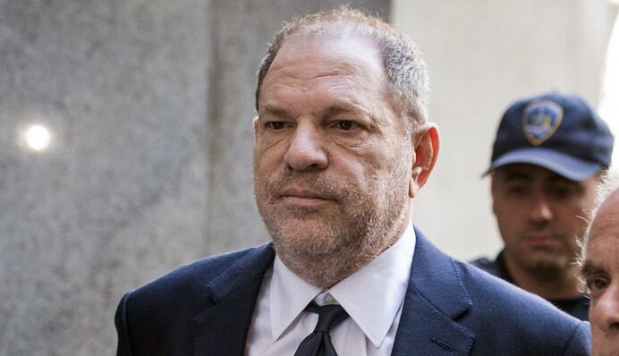 Гарві Вайнштайн отримав нові обвинувачення в насильстві: продюсер заперечує провину